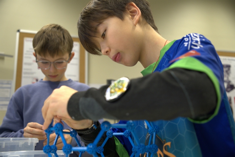 GirlsBoys2 (750x501) d